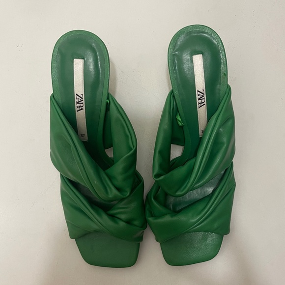 ZARA NWOT - Green Wide Ruched Wide Straps Heeled Sandals (SIZE: EUR 37 / US 6.5) - Picture 13 of 16